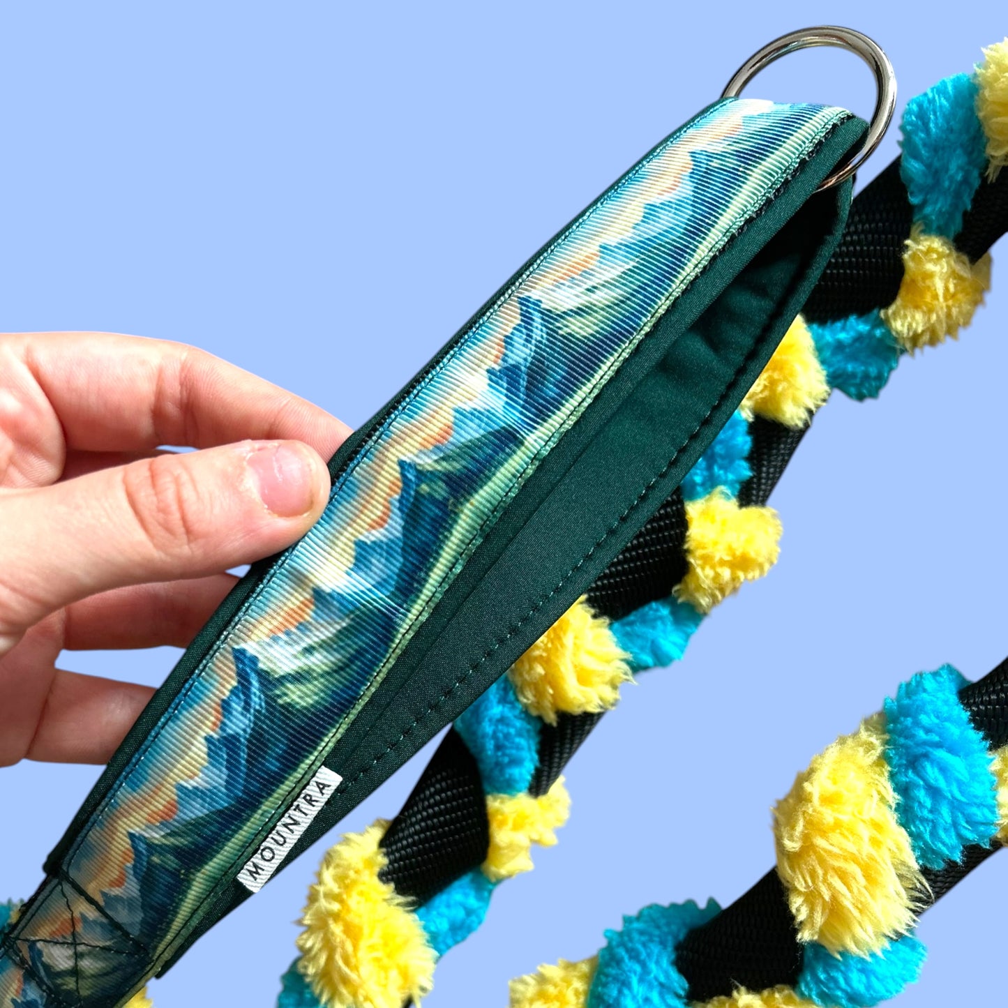 Furry Fleec Leash Aurora
